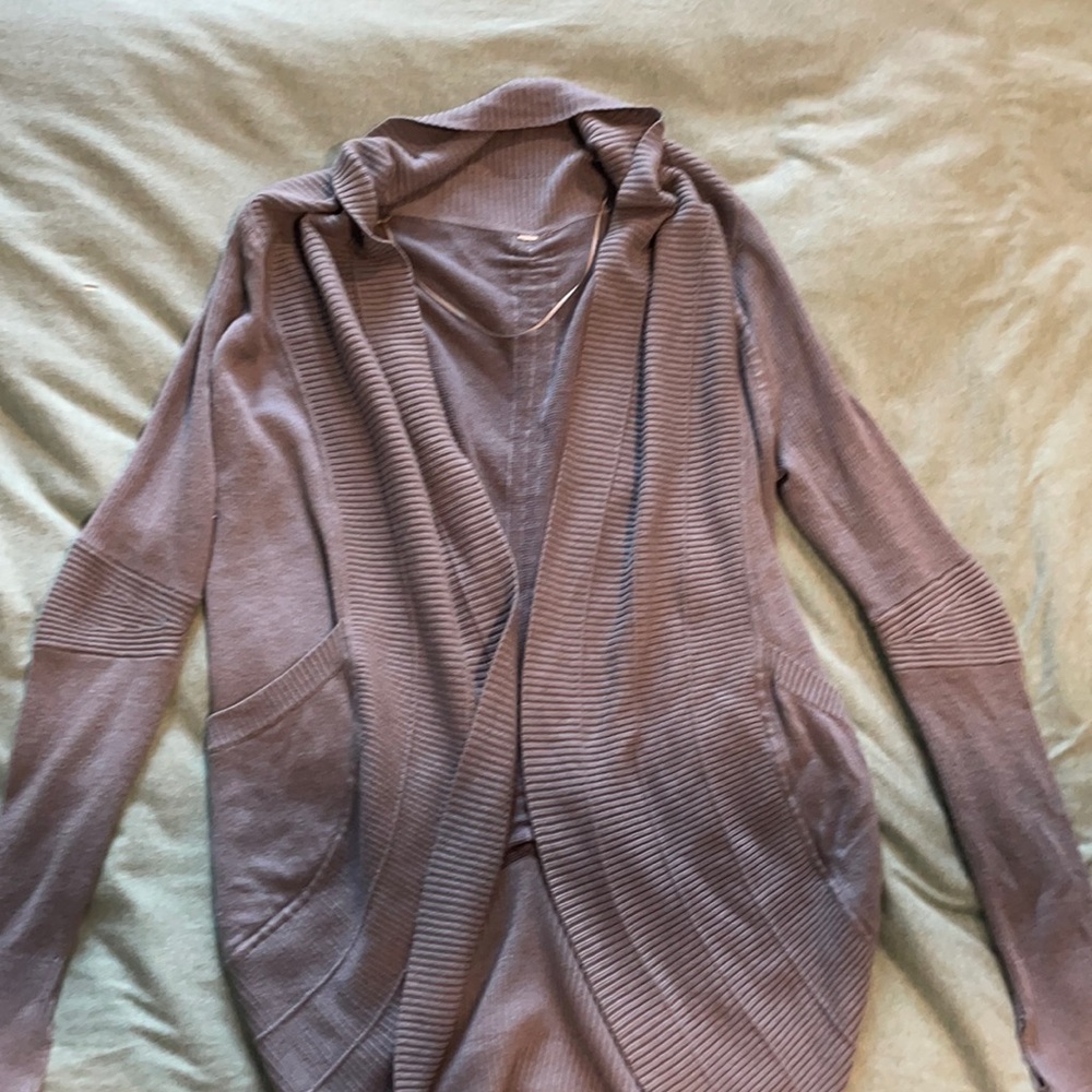 LuLuLemon sweater gray size 6